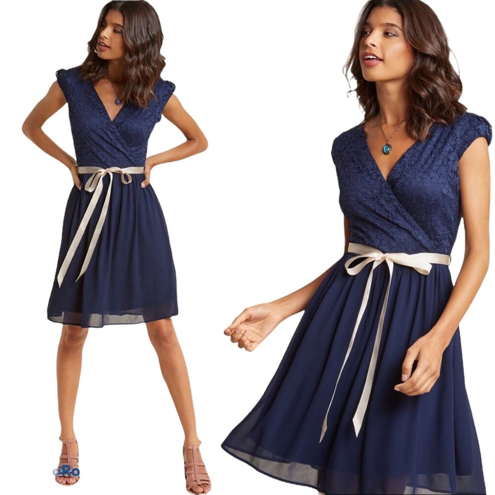 NEW ModCloth Beautifully Bubbly Navy Lace V Neck  A-Line Dress‎ 1X